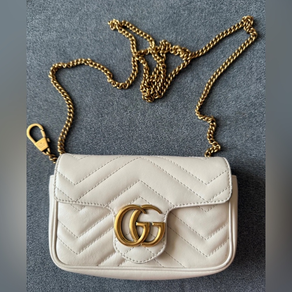 Gucci GG Super Mini Marmont matelassé Chevron white bag
Used 2x's and lightly